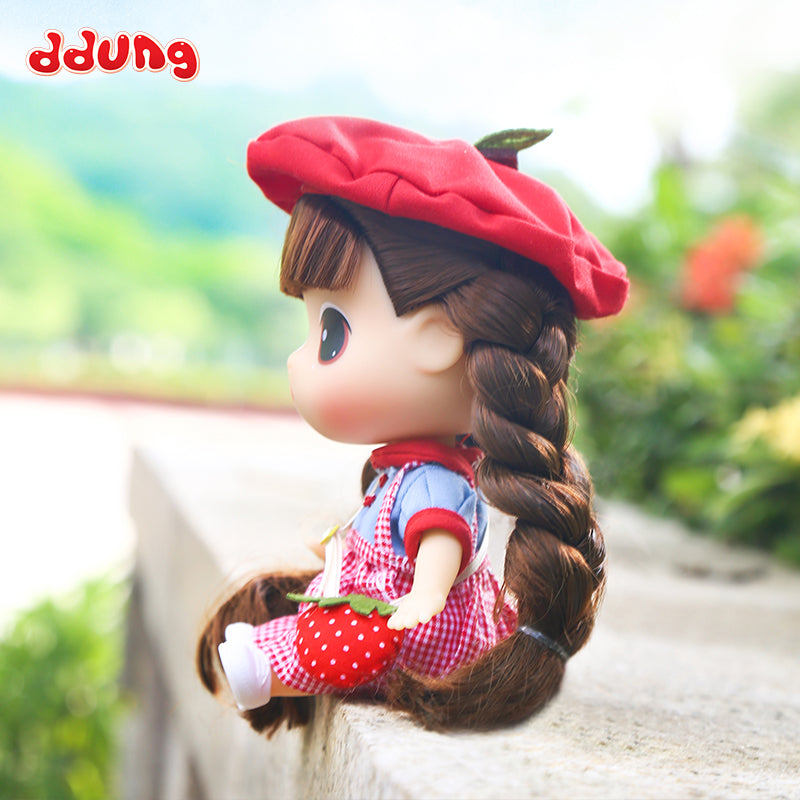 Muñeca original Ddung Doll fresa con accesorios Newplay - muñeca coleccionable